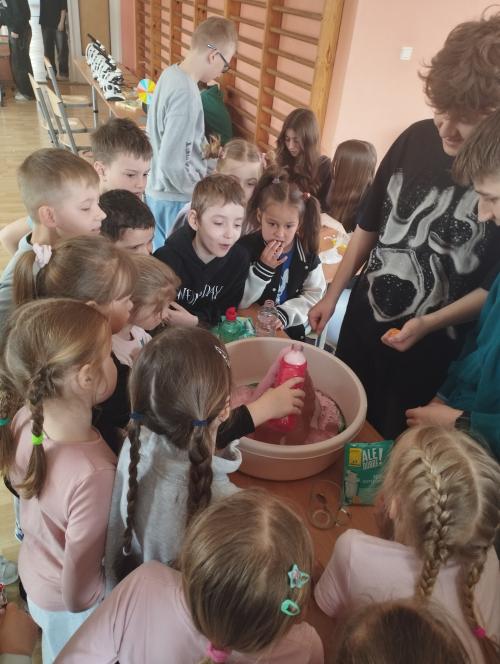 SZKOLNY DZIEŃ DOŚWIADCZEŃ