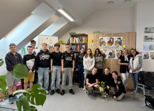 Udział w akcji Biblioteki Publicznej „Żonkile 2025” upamiętniające 82 rocznicę Powstania w Getcie Warszawskim