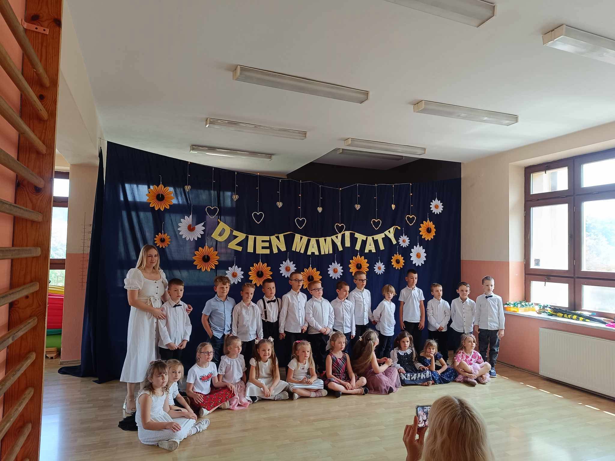 WYSTĘP Z OKAZJI DNIA RODZINY W KLASIE 
