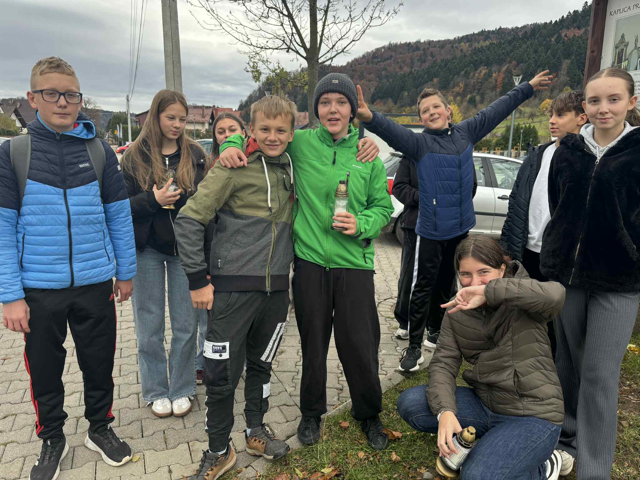 WOLONTARIUSZE PAMIĘTAJĄ O TYCH, KTÓRZY ODESZLI