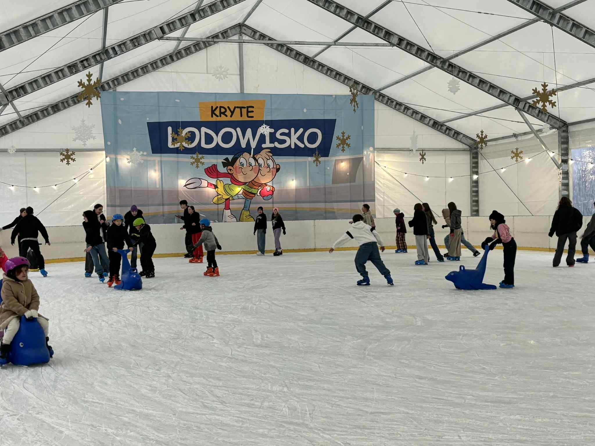 MIKOŁAJKOWE WYJŚCIE SZKOLNEGO KLUBU WOLONTARIATU