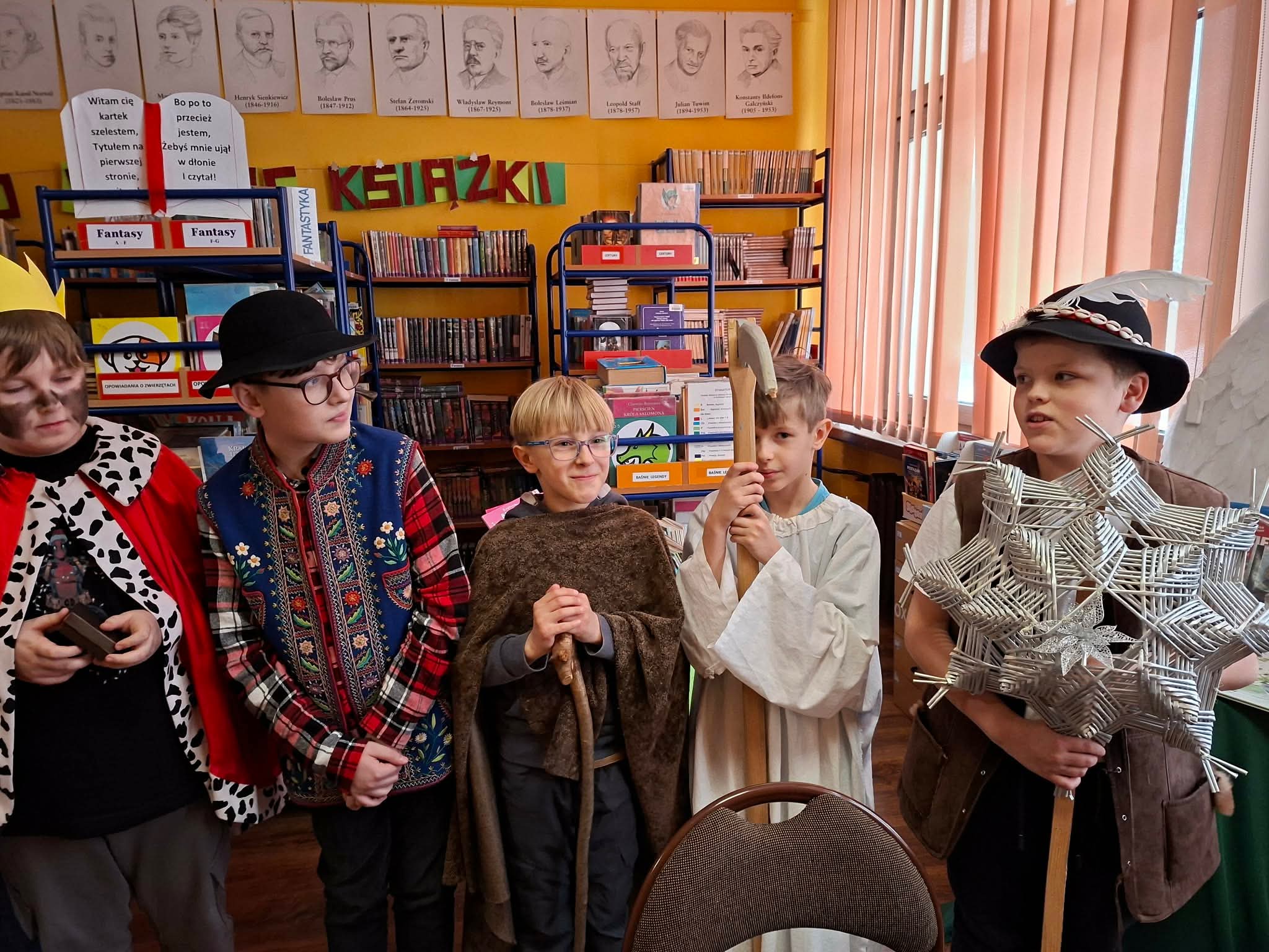 KOLĘDNICY W NASZEJ SZKOLE.