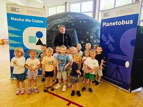 NASZĄ SZKOŁĘ ODWIEDZIŁ PLANETOBUS Z CENTRUM NAUKI KOPERNIK