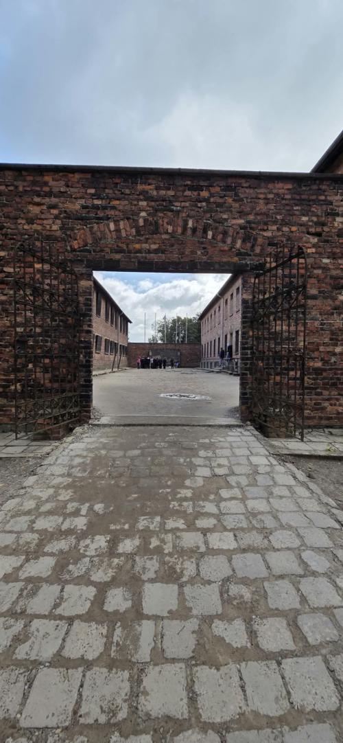 LEKACJ PAMIĘCI- KLASY 7 i 8 W AUSCHWITZ-BIRKENAU